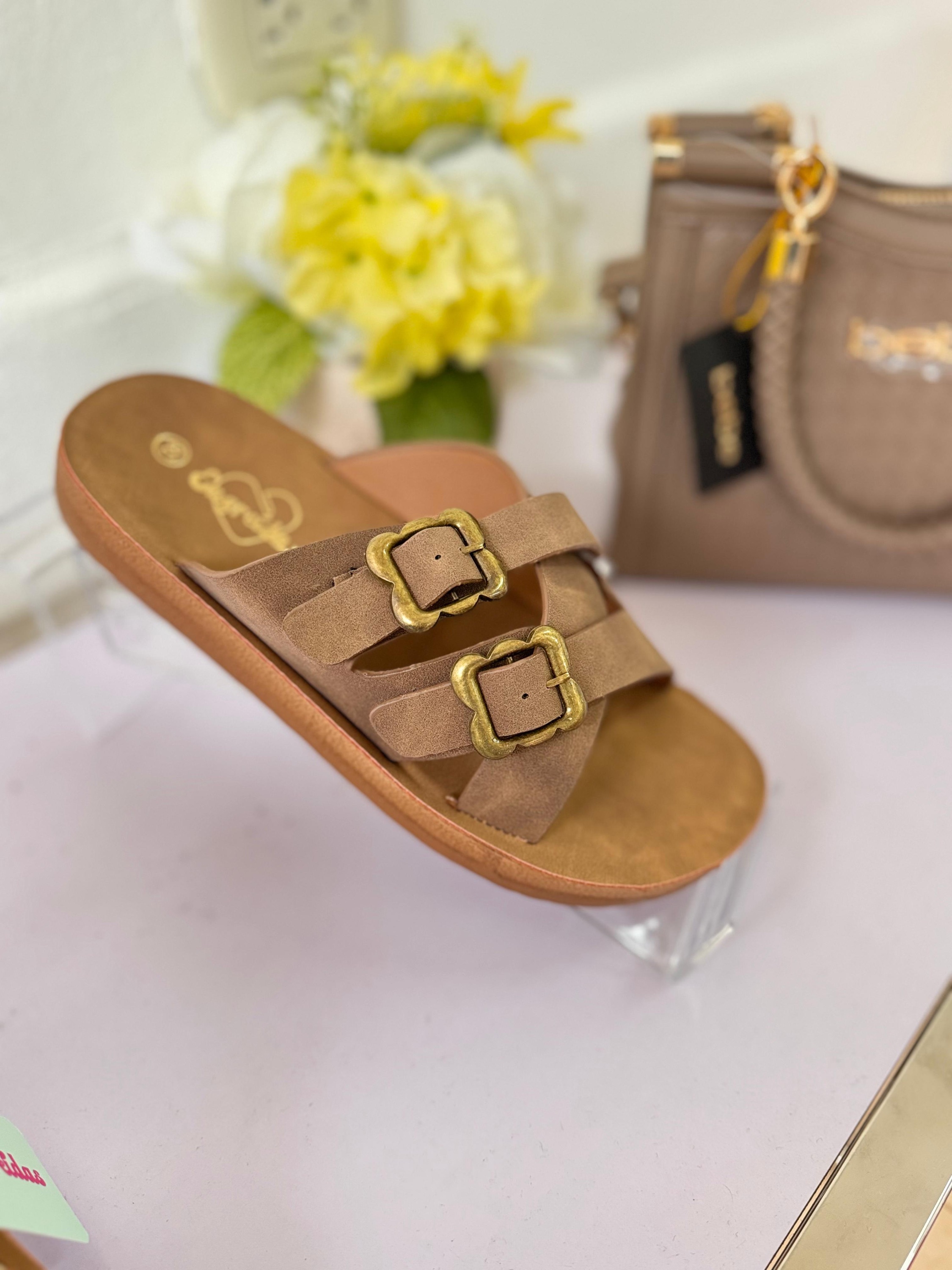 Sandalias Engreídas 83M Brown