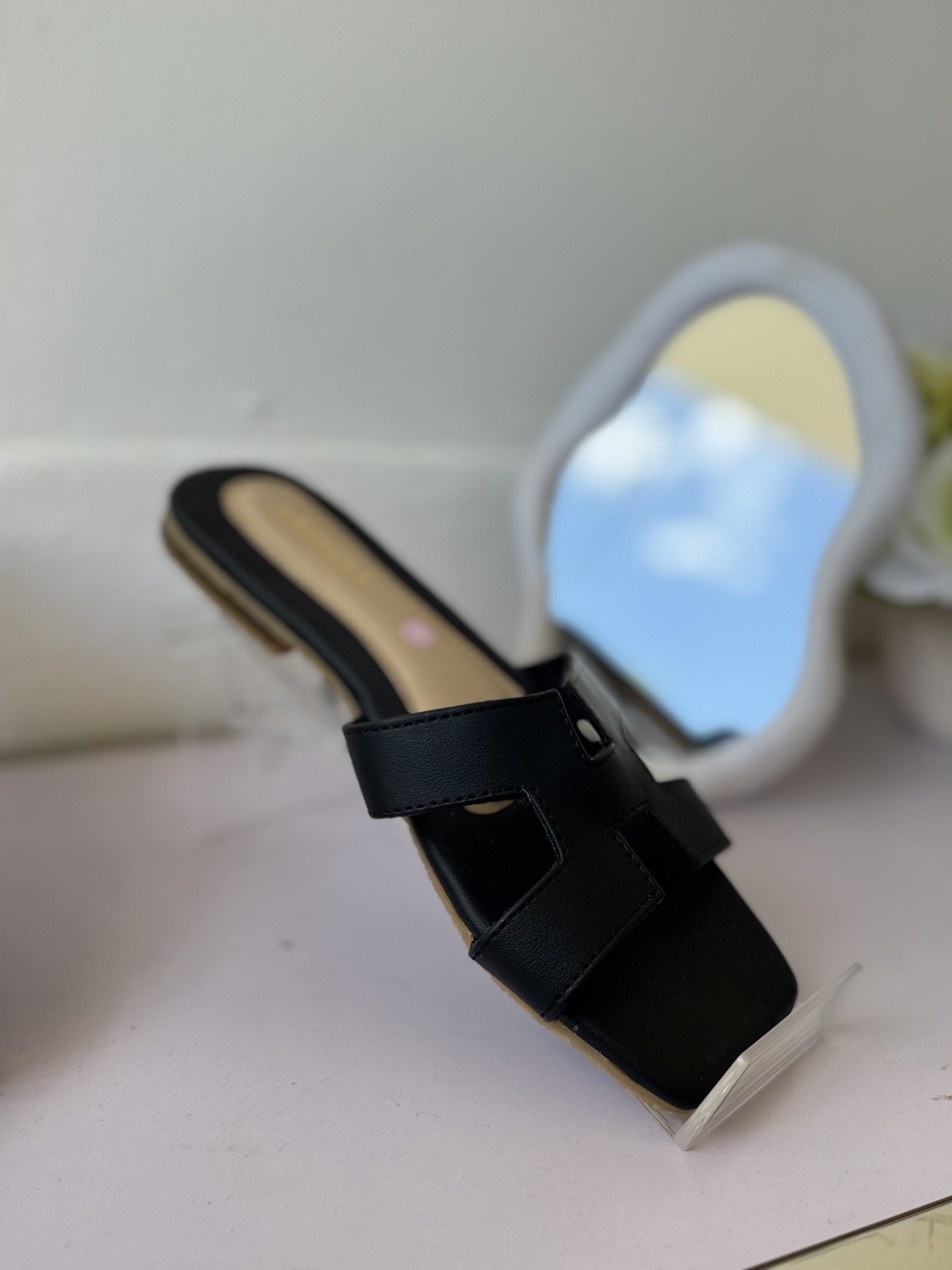 Flats Aribell Black