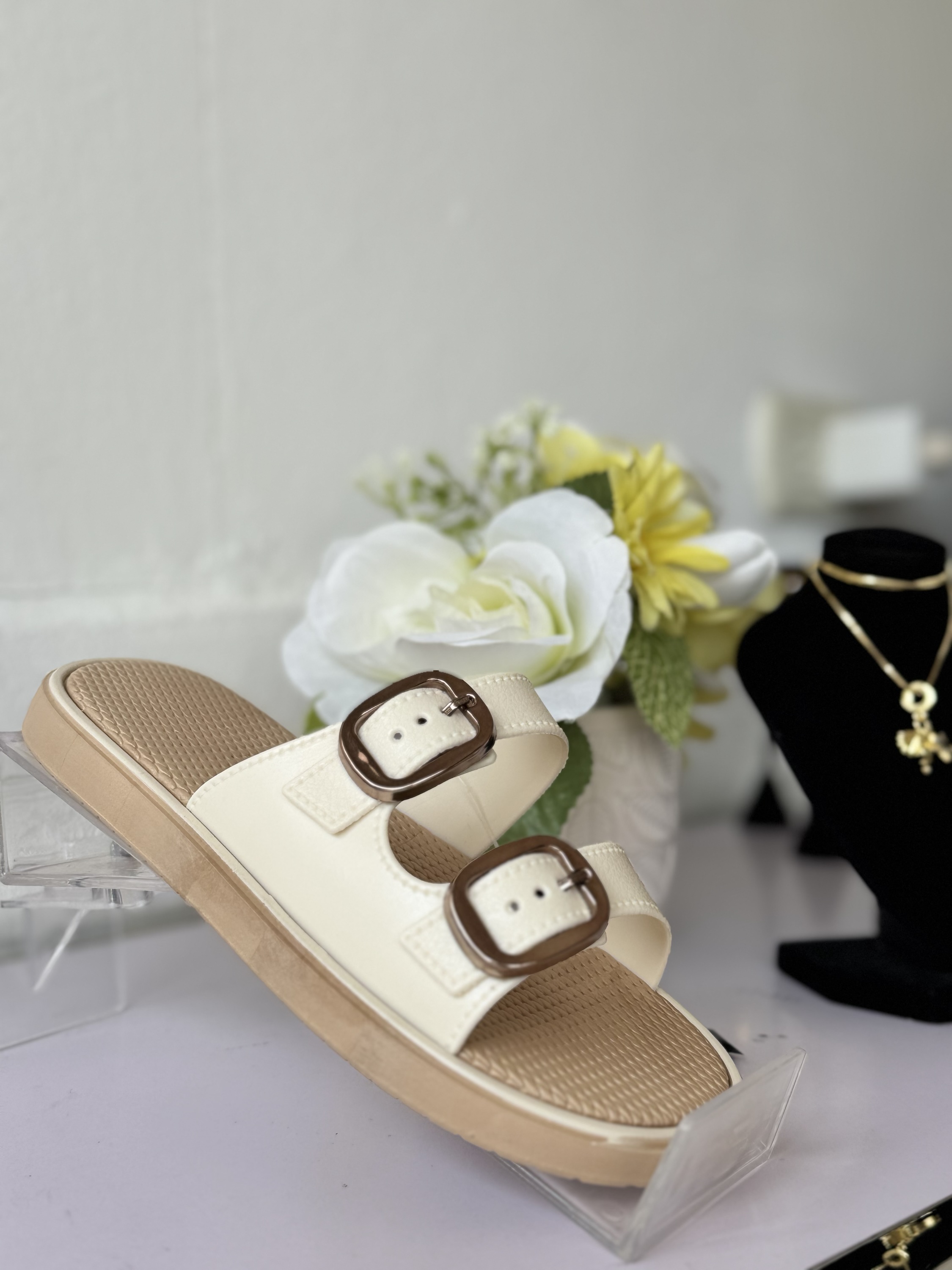 ALEXA WHITE 2688